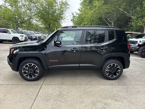 Used 2023 Jeep Renegade Trailhawk AWD/4WD image 4