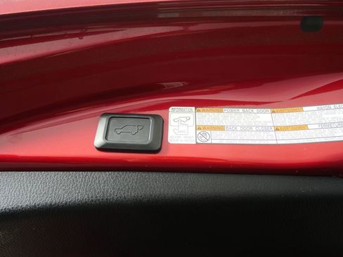 Used 2016 Toyota RAV4 XLE image 14