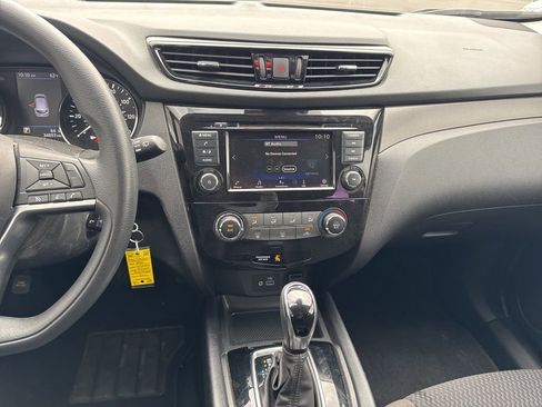 Used 2021 Nissan Rogue Sport S image 15