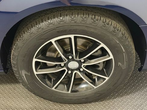 Used 2017 Dodge Grand Caravan GT FWD image 19
