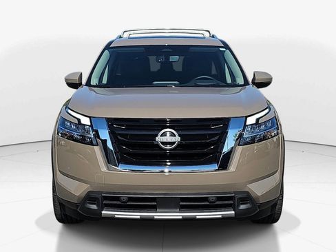 Used 2024 Nissan Pathfinder Platinum w/ Cargo Package image 8