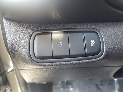 Used 2023 Hyundai Venue SE w/ Cargo Package image 14