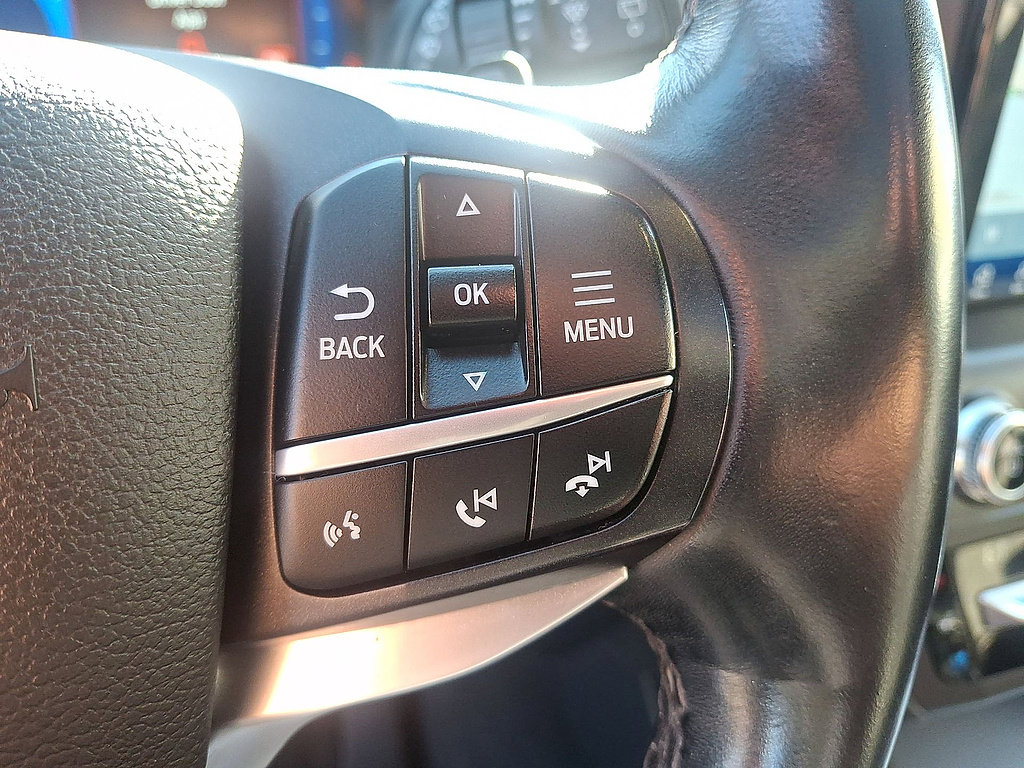 Used 2020 Ford Explorer Platinum w/ Premium Technology Package AWD/4WD image 24