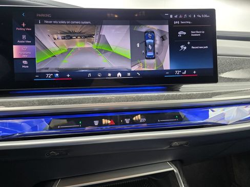 Used 2024 BMW i7 xDrive60 AWD/4WD image 23