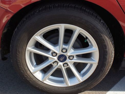 Used 2015 Ford Focus SE image 24