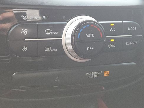 Used 2019 Kia Soul + image 27