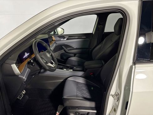 New 2026 Volkswagen Tiguan SEL R-Line image 11