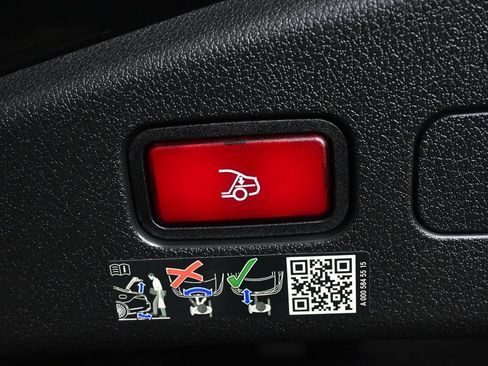 Certified 2024 Mercedes-Benz CLE 300 4MATIC Cabriolet image 29