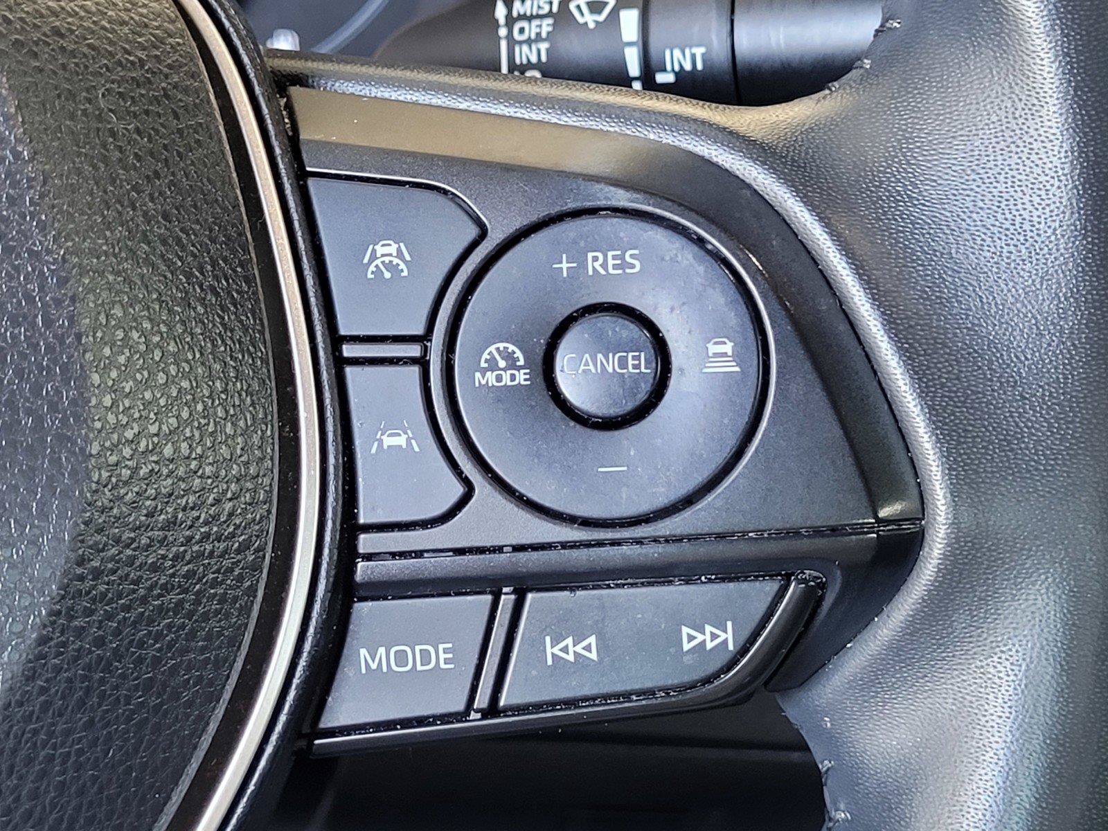 Used 2023 Toyota Corolla SE w/ SE Premium Package FWD image 32