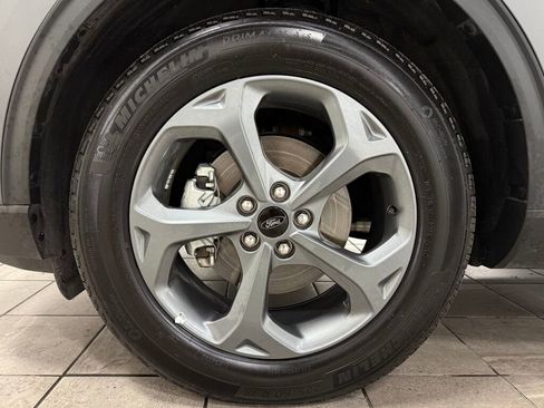 Used 2025 Ford Escape ST-Line image 19