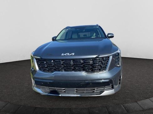 Used 2025 Kia Sorento S image 2
