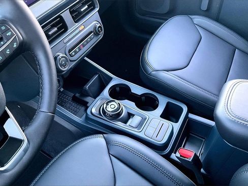 New 2025 Ford Maverick Lariat w/ Black Appearance Package image 25