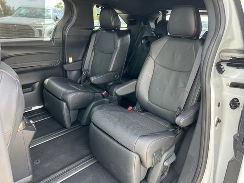 Certified 2025 Toyota Sienna Platinum AWD/4WD image 14
