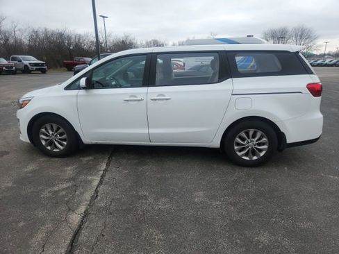 Used 2019 Kia Sedona L image 9
