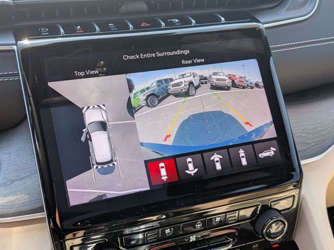 Certified 2024 Jeep Grand Cherokee L Limited w/ Luxury Tech Group II AWD/4WD image 21