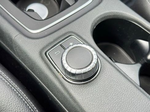 Used 2019 Mercedes-Benz GLA 250 4MATIC image 18