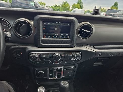 Used 2022 Jeep Wrangler Unlimited Sport AWD/4WD image 19