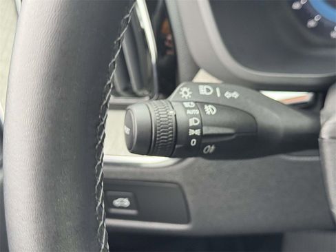 Certified 2025 Volvo XC60 B5 Plus image 21