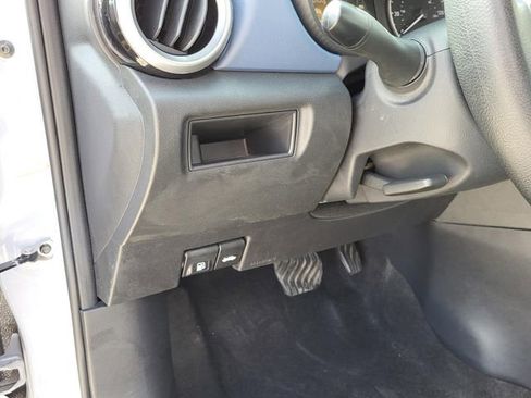 Used 2025 Nissan Versa SV image 15