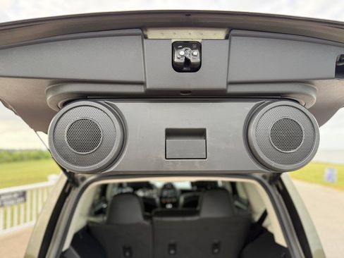 Used 2016 Jeep Patriot Latitude w/ Sun/Sound Group FWD image 18