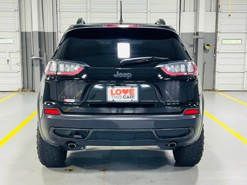 Used 2019 Jeep Cherokee Latitude AWD/4WD image 16