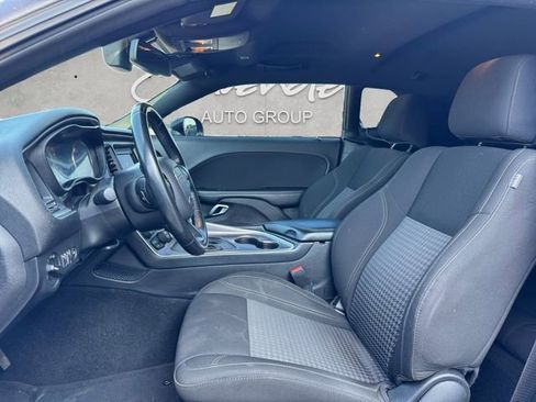 Used 2022 Dodge Challenger SXT image 19