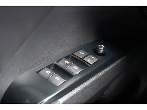 Used 2020 Toyota Camry SE image 27