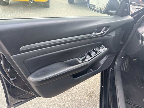 Used 2023 Nissan Altima 2.5 SV FWD image 17