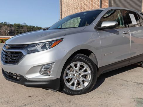 Used 2019 Chevrolet Equinox LT image 3