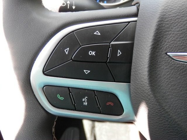 Used 2026 Chrysler Pacifica Select FWD image 20
