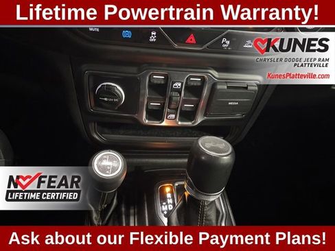 Used 2022 Jeep Wrangler Unlimited Sahara AWD/4WD image 22