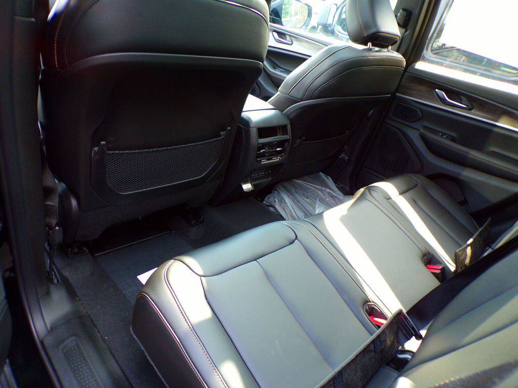 New 2026 Jeep Grand Cherokee Limited AWD/4WD image 11