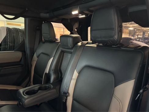 Used 2024 Ford Bronco Wildtrak AWD/4WD image 31
