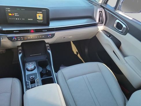 Used 2025 Kia Sorento EX FWD image 18