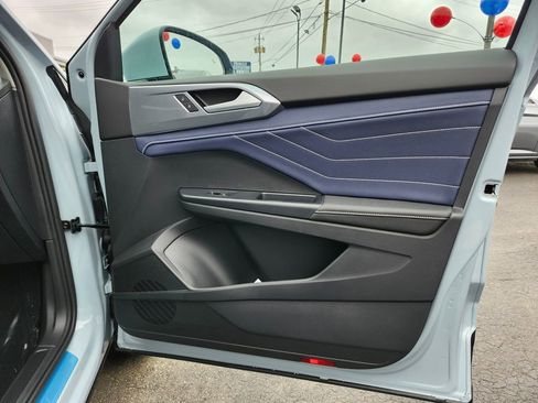 New 2026 Volkswagen Taos SEL AWD/4WD image 14