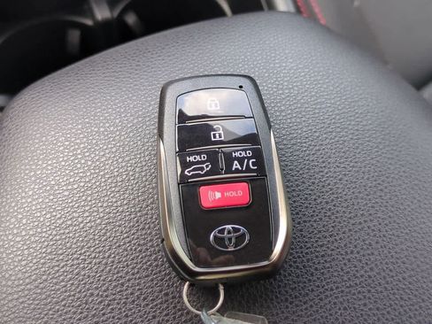 Used 2025 Toyota RAV4 SE AWD/4WD image 27