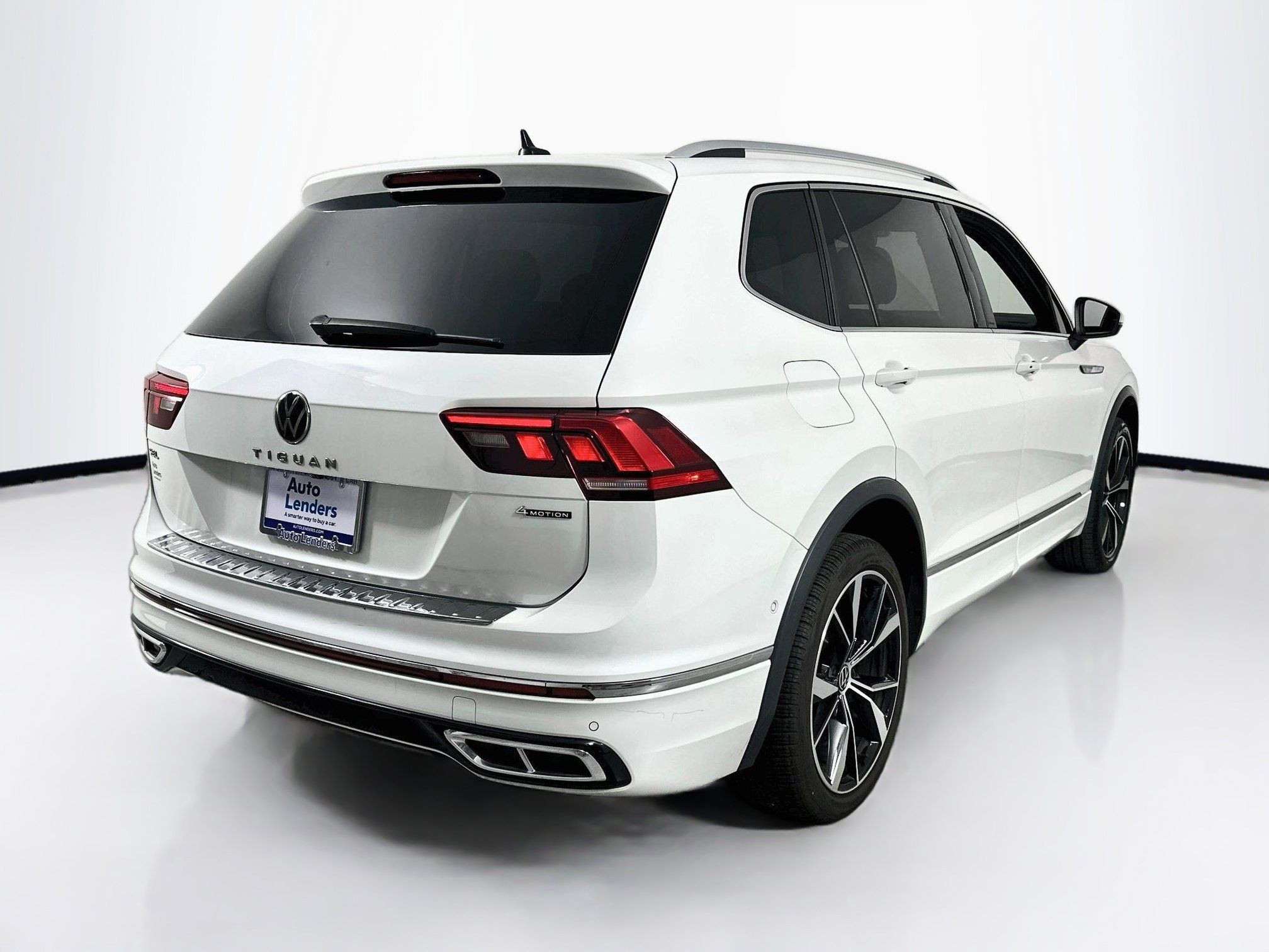 Used 2022 Volkswagen Tiguan SEL R-Line AWD/4WD image 5
