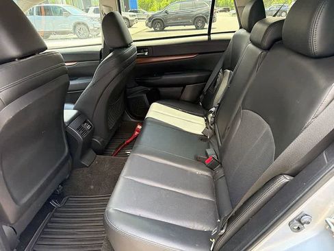 Used 2014 Subaru Outback 2.5i Limited w/ Moonroof Package AWD/4WD image 11