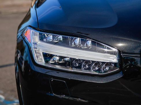 Used 2023 Volvo XC90 B6 Core w/ Climate Package image 12