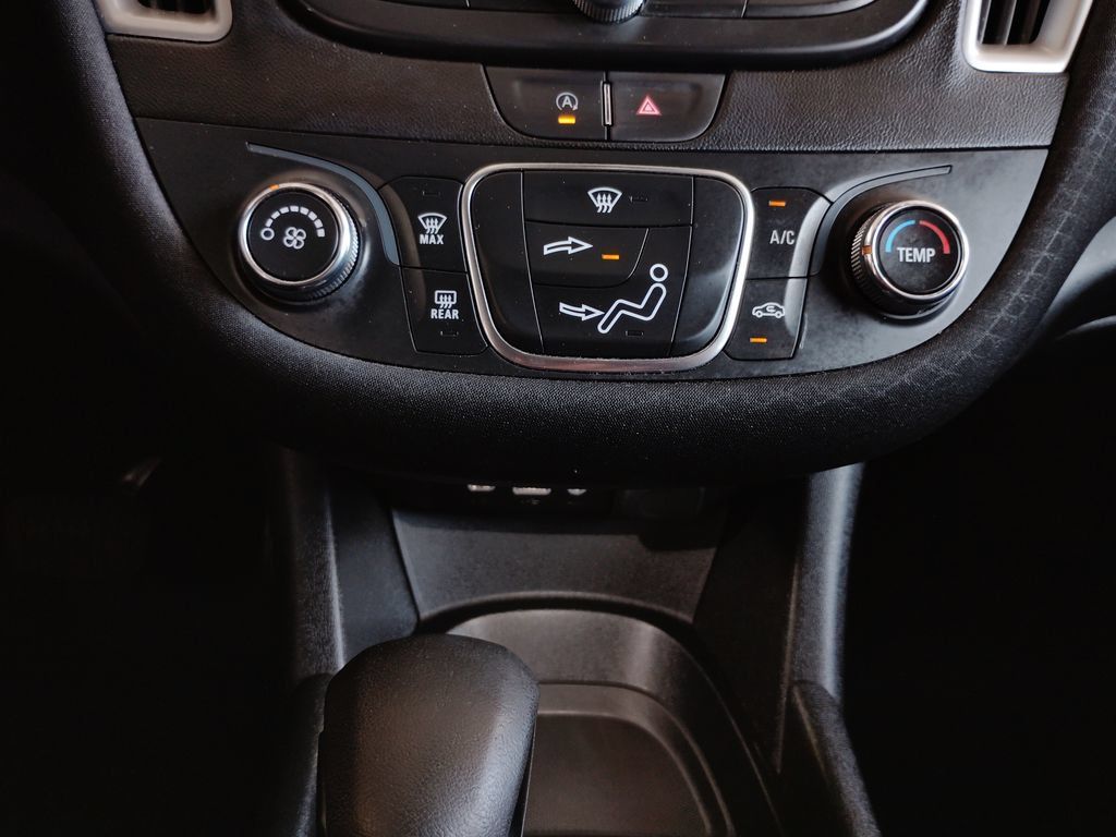 Used 2024 Chevrolet Malibu LS FWD image 34