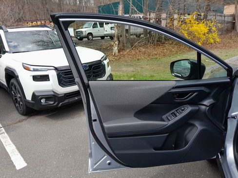 Certified 2024 Subaru Crosstrek 2.0i Premium image 12