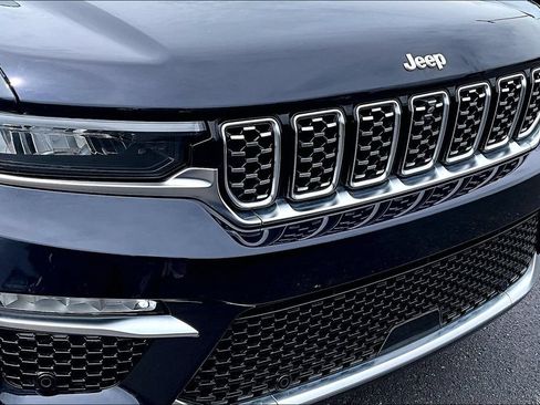 Used 2024 Jeep Grand Cherokee Summit w/ Luxury Tech Group V AWD/4WD image 34