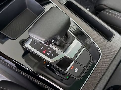 Used 2023 Audi Q5 e Premium Plus w/ Premium Plus Package AWD/4WD image 17