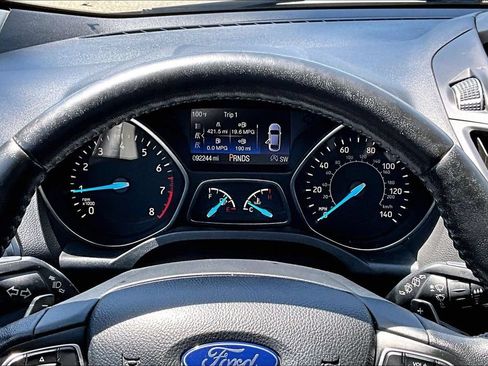Used 2017 Ford Escape SE w/ SE Sport Appearance Package FWD image 13