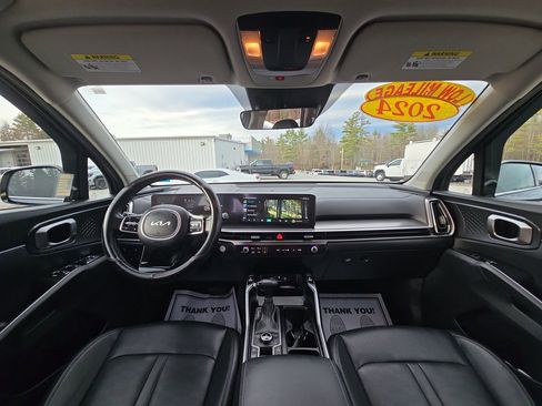 Used 2024 Kia Sorento S image 57