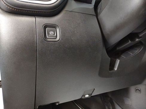 Used 2020 GMC Sierra 2500 AT4 w/ AT4 Premium Package AWD/4WD image 48