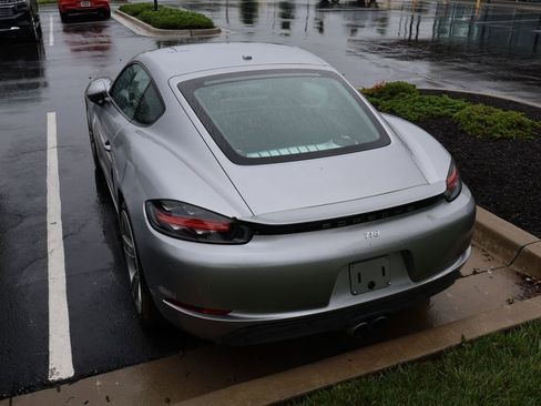Used 2018 Porsche 718 Cayman S RWD image 14