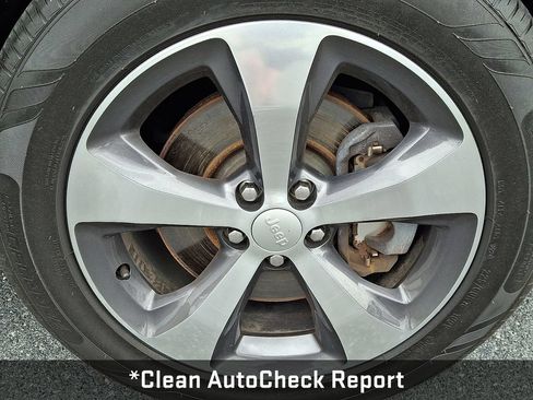Used 2019 Jeep Cherokee Limited AWD/4WD image 10
