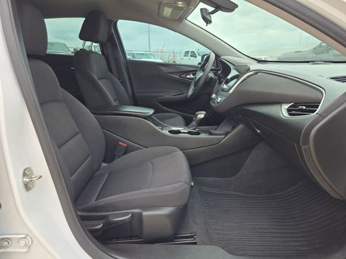 Used 2022 Chevrolet Malibu LS FWD image 24