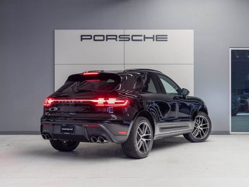 Certified 2026 Porsche Macan image 7